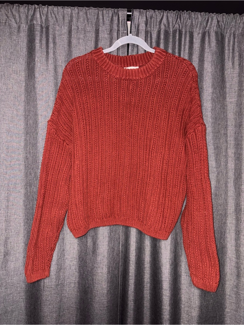 Universal Thread Chunky Crewneck Sweater in Rust Red